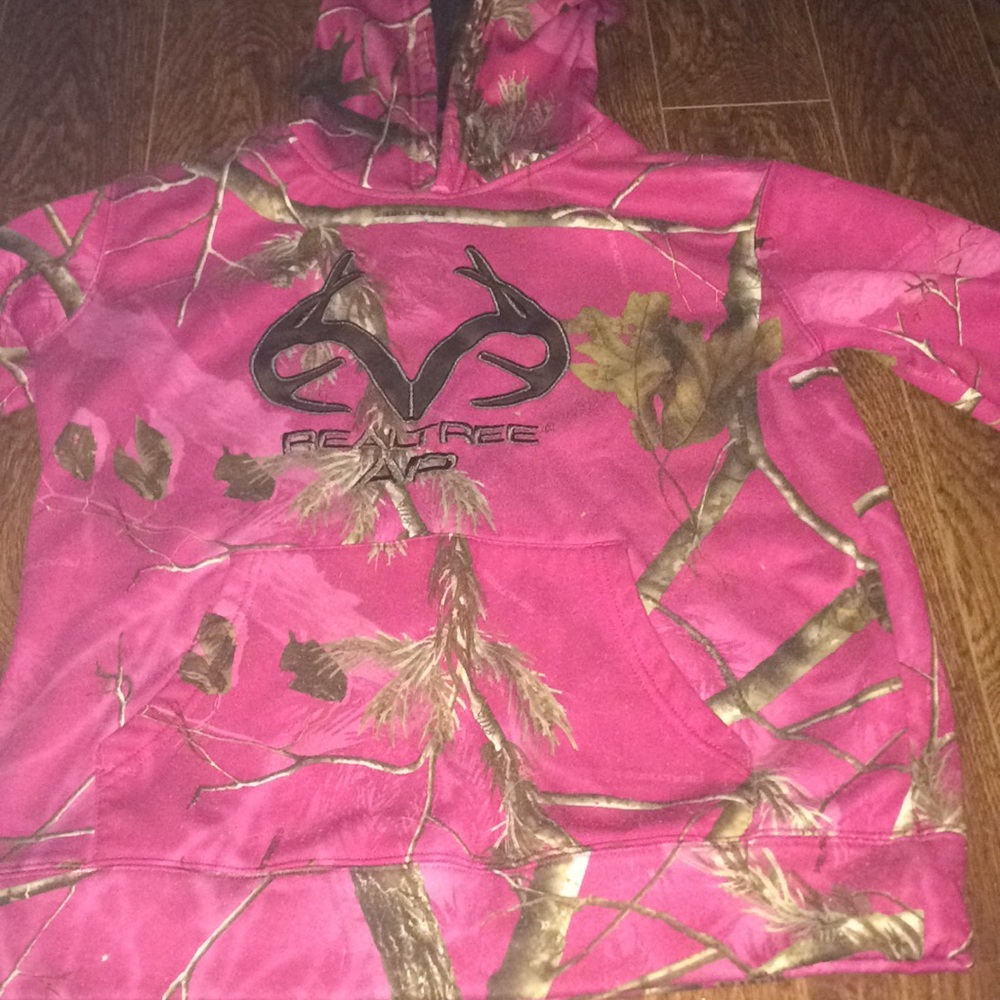 REALTREE AP sweatshirt.